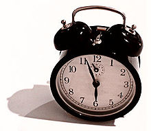 220px-Windup_alarm_clock.jpg