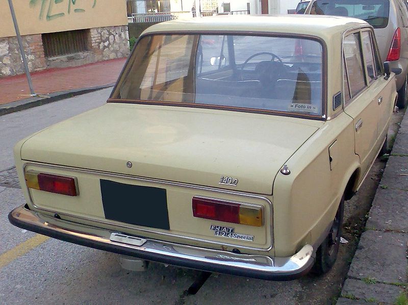 800px-Fiat_124_Special_rear.jpg