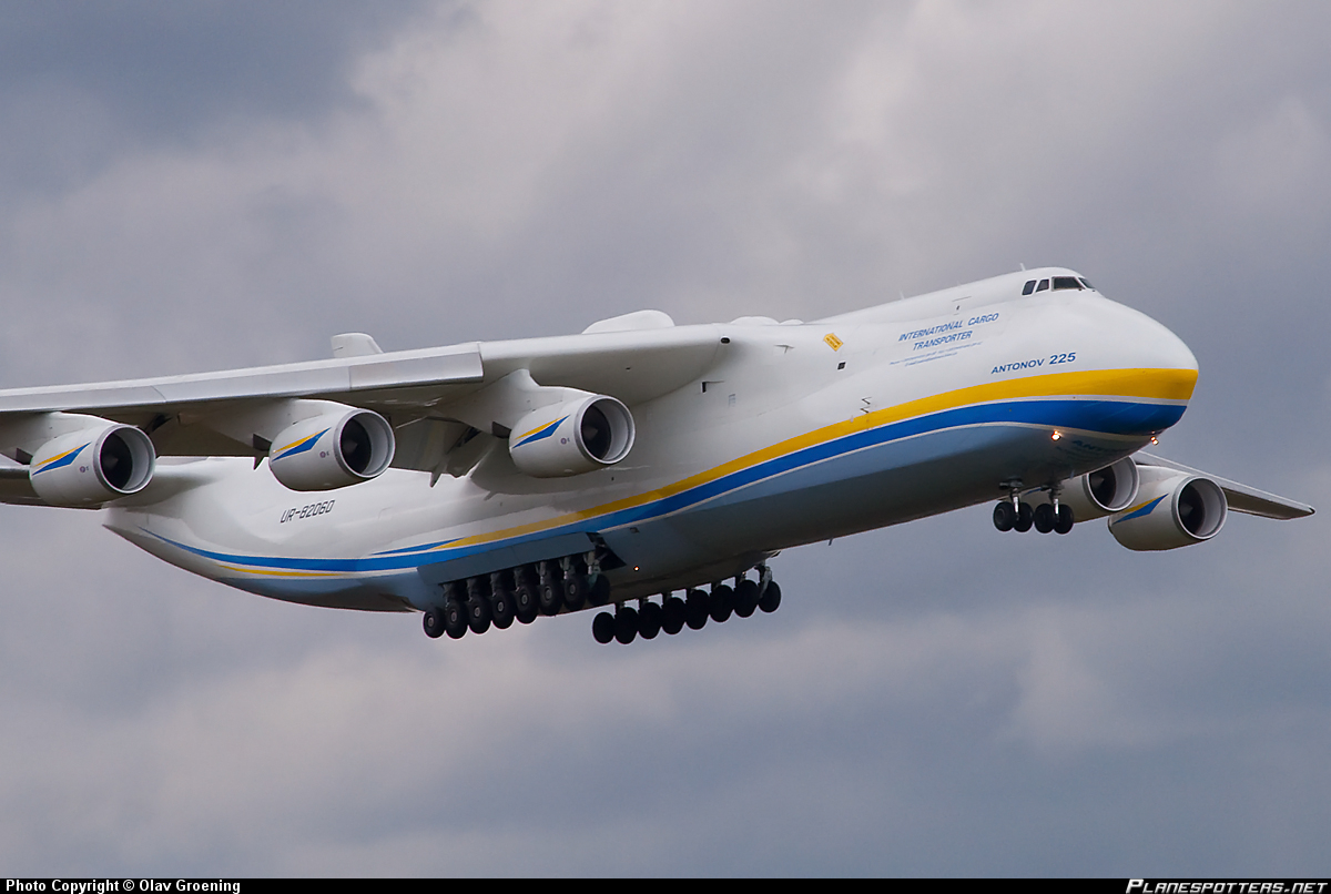 ur-82060-antonov-airlines.jpg